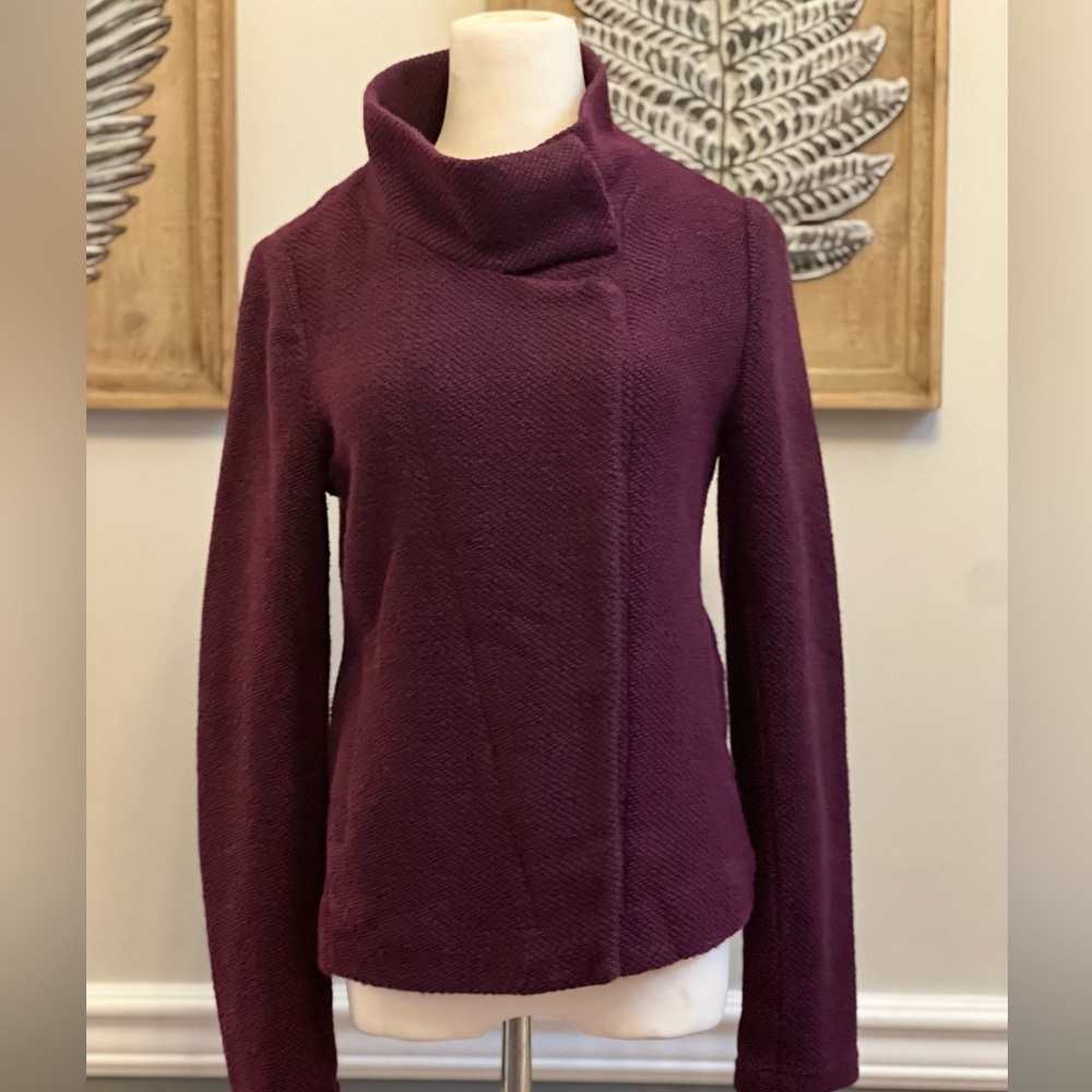 ANN TAYLOR FACTORY BURGUNDY TWEED JACKEY WITH SNAP BUTTONS